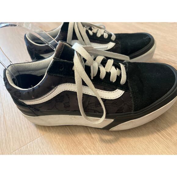 Vans Old Skool Stacked Black Satin Platform Shoes Flower Design Size 7.5 WOMENS - Picture 3 of 8